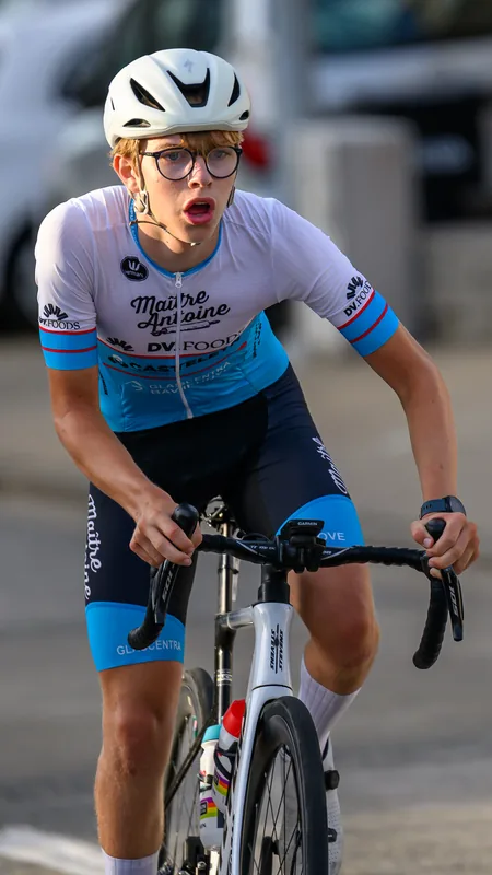 Denderhoutem Kermesse — U17, photograph 7 of 9